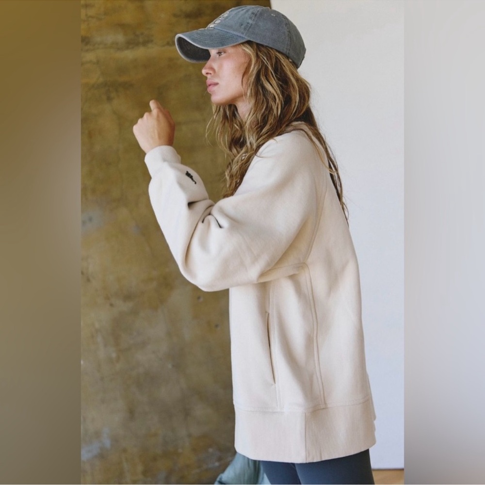 FREE PEOPLE Movement A Cut Above Heavyweight Crewneck Sweatshirt With Pockets - Picture 3 of 11